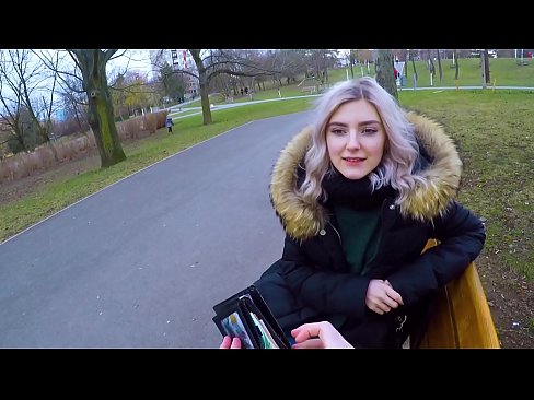 ❤️ Swallows hot cum coigreach airson airgead - blowjob anns a 'phàirc le Eva Elfie Fucking aig gd.pornosexphoto.ru ❌